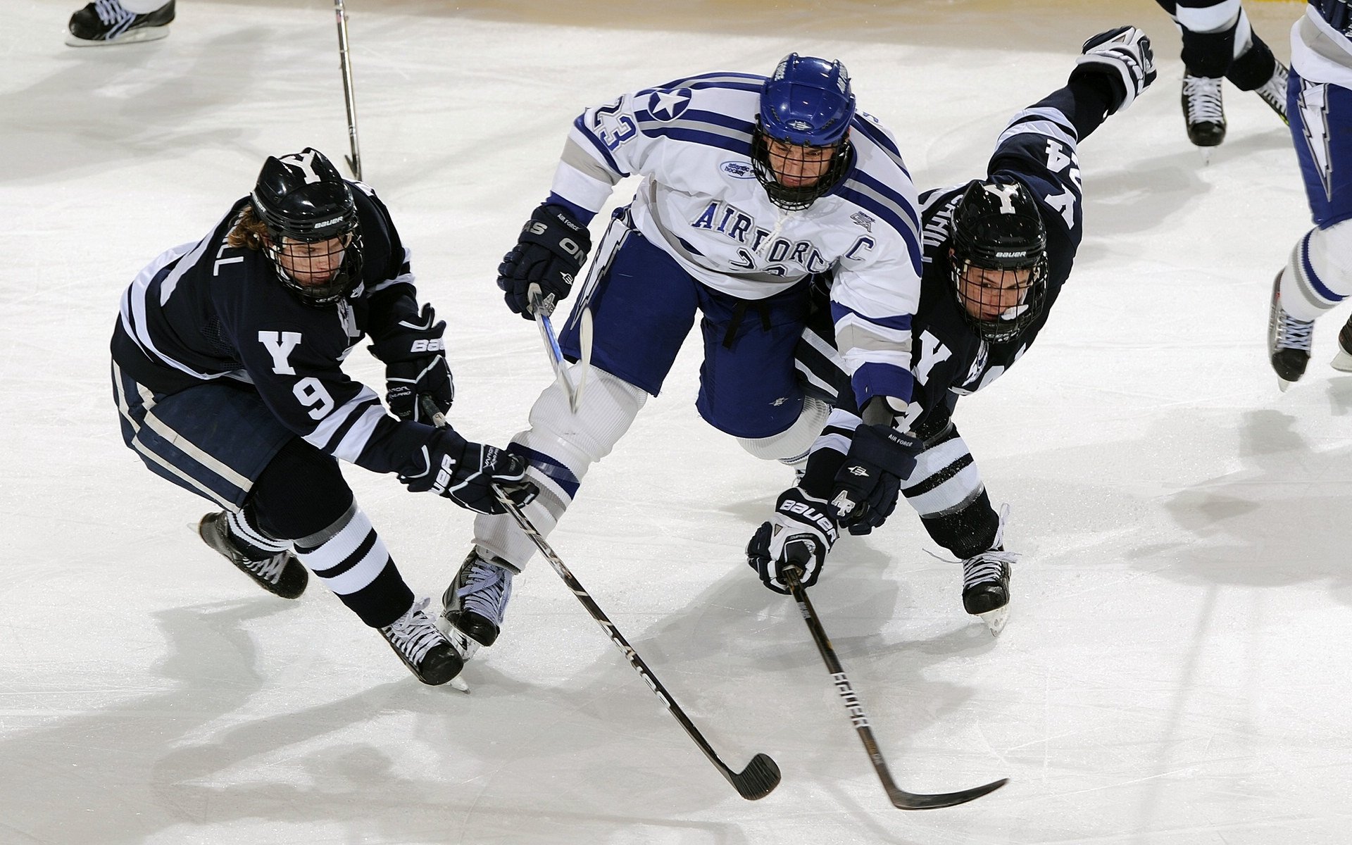 特斯·冯·迪克:在比赛中常常是南非队攻守之间的关键纽带,安迪冯斯特拉克